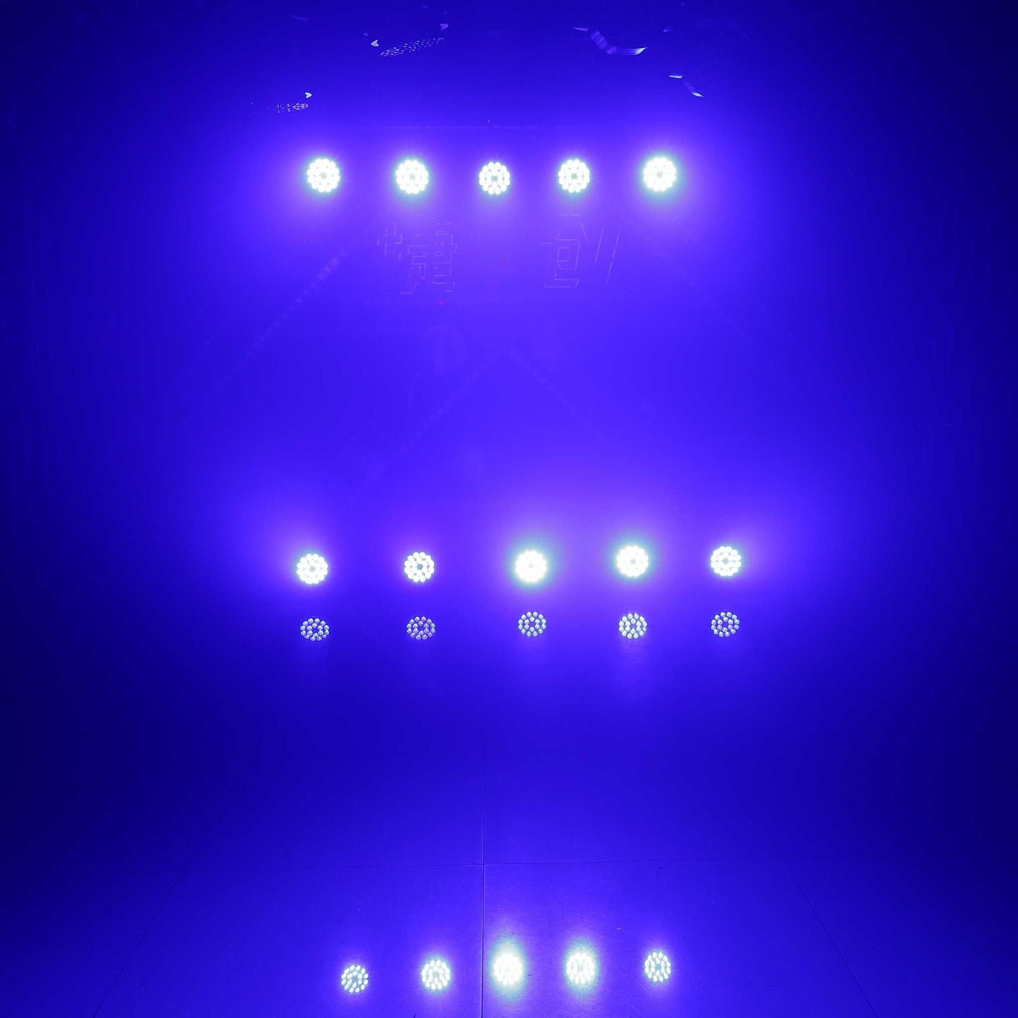 F418 – Waterproof 18x LED PAR Light