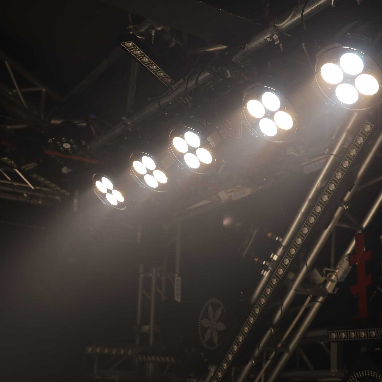 F418 – Waterproof 18x LED PAR Light