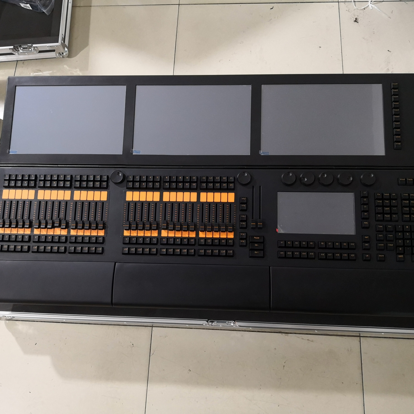 MA2 Console – Professional Lighting Control Console