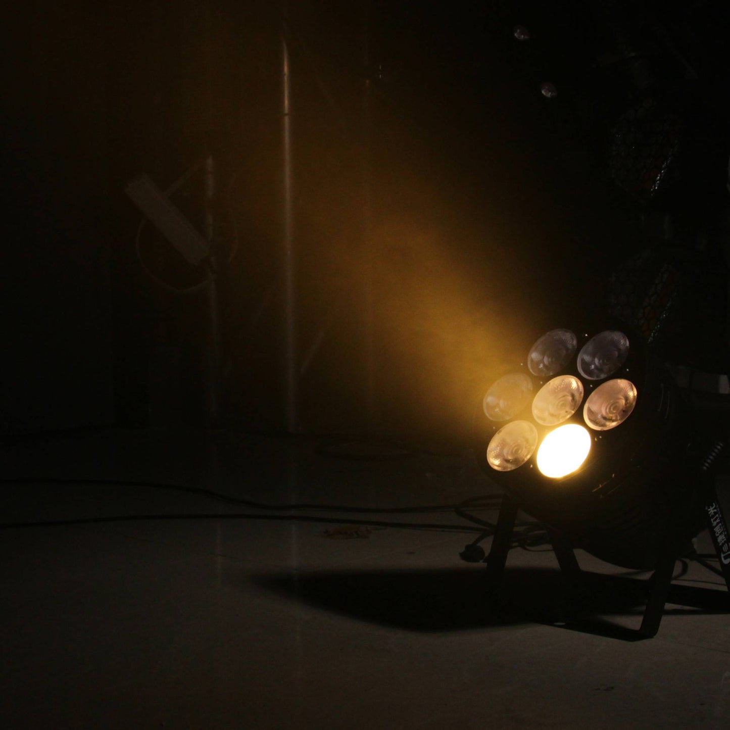 FM07SA – Waterproof 7x LED PAR Light