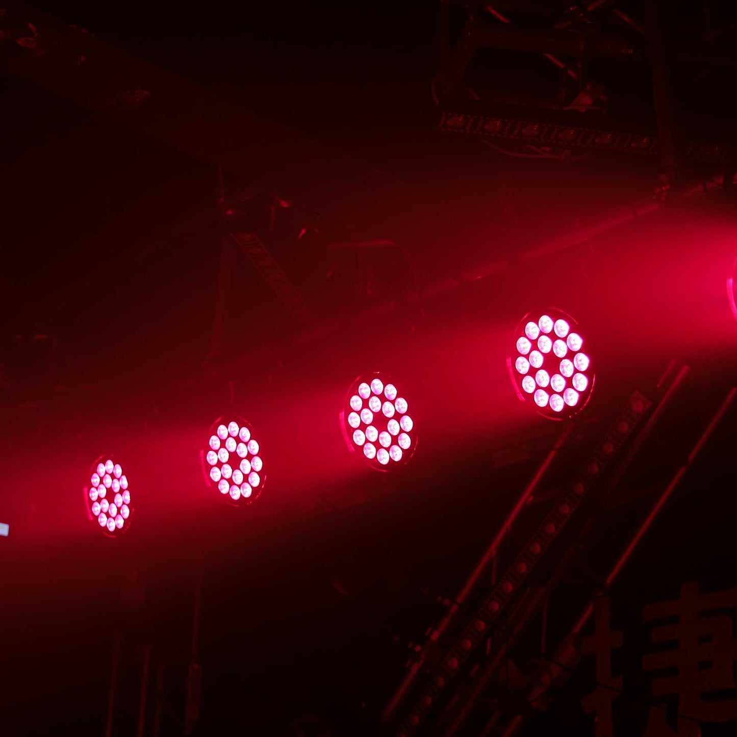 F418 – Waterproof 18x LED PAR Light
