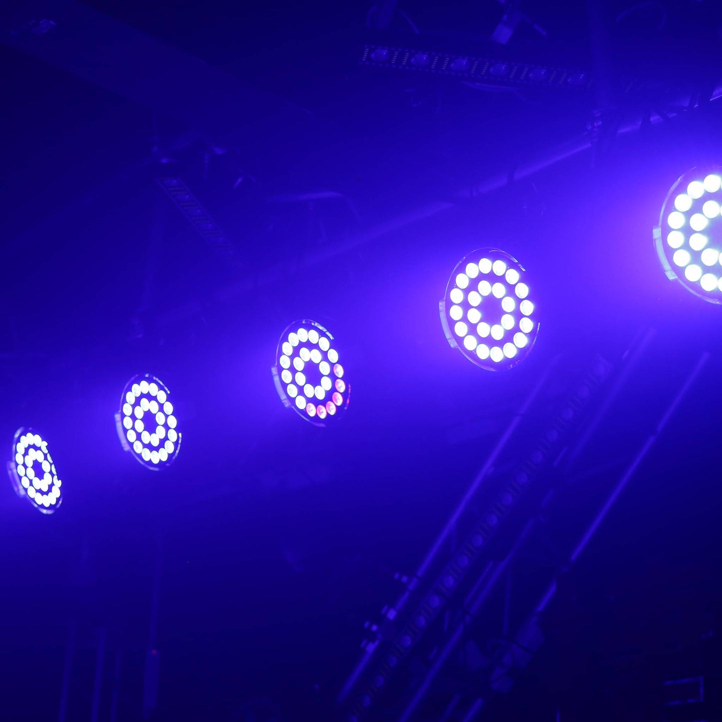 F424 – Waterproof 24x LED PAR Light