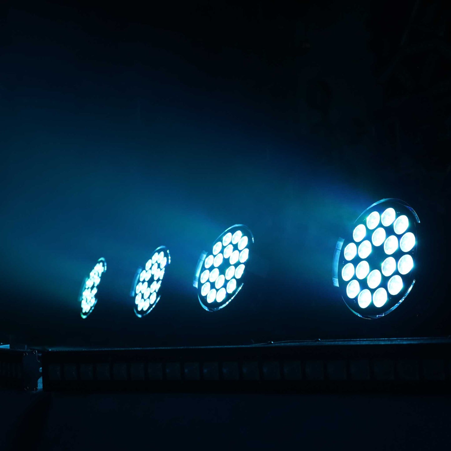 F418 – Waterproof 18x LED PAR Light