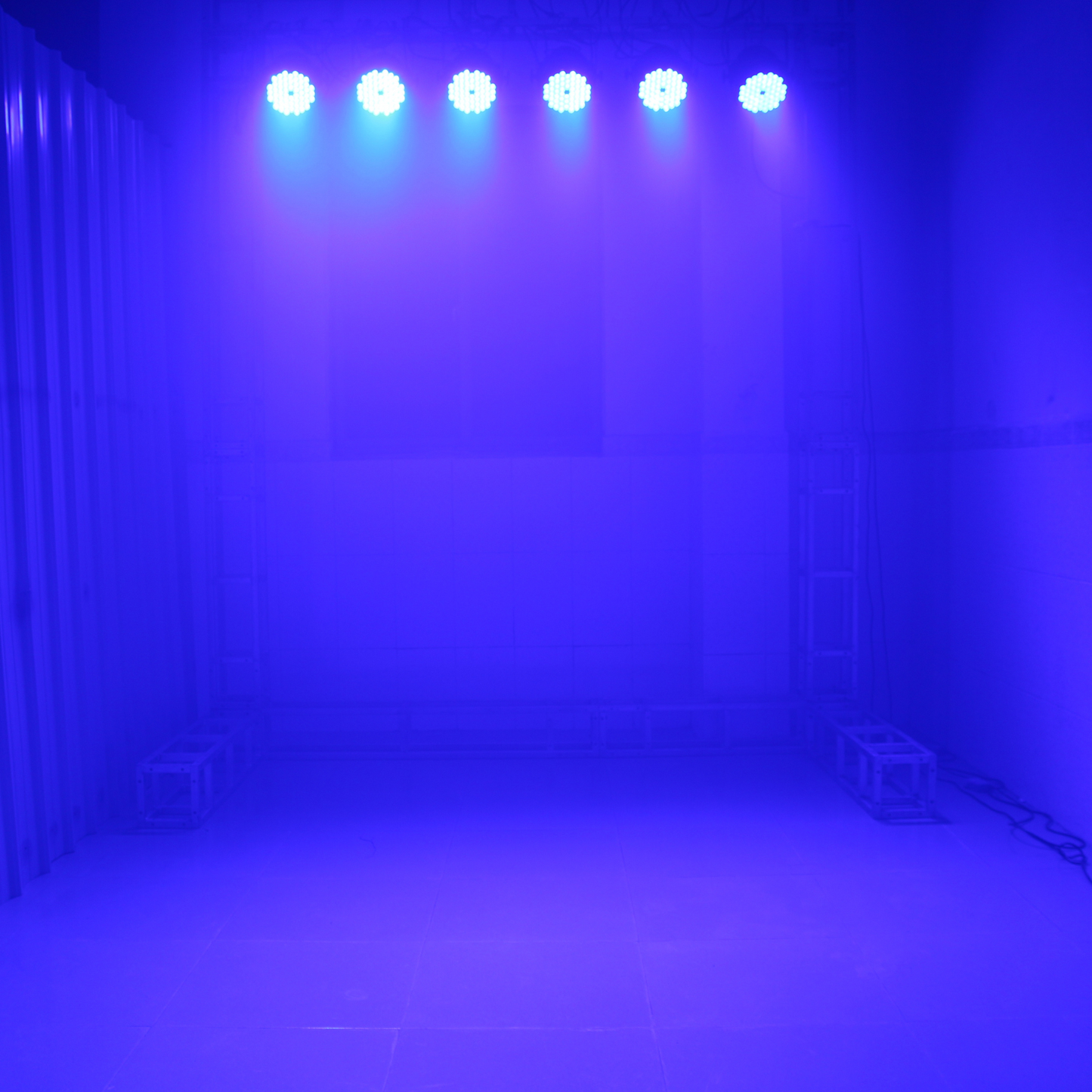 P472 – 72 PCS LED PAR Light