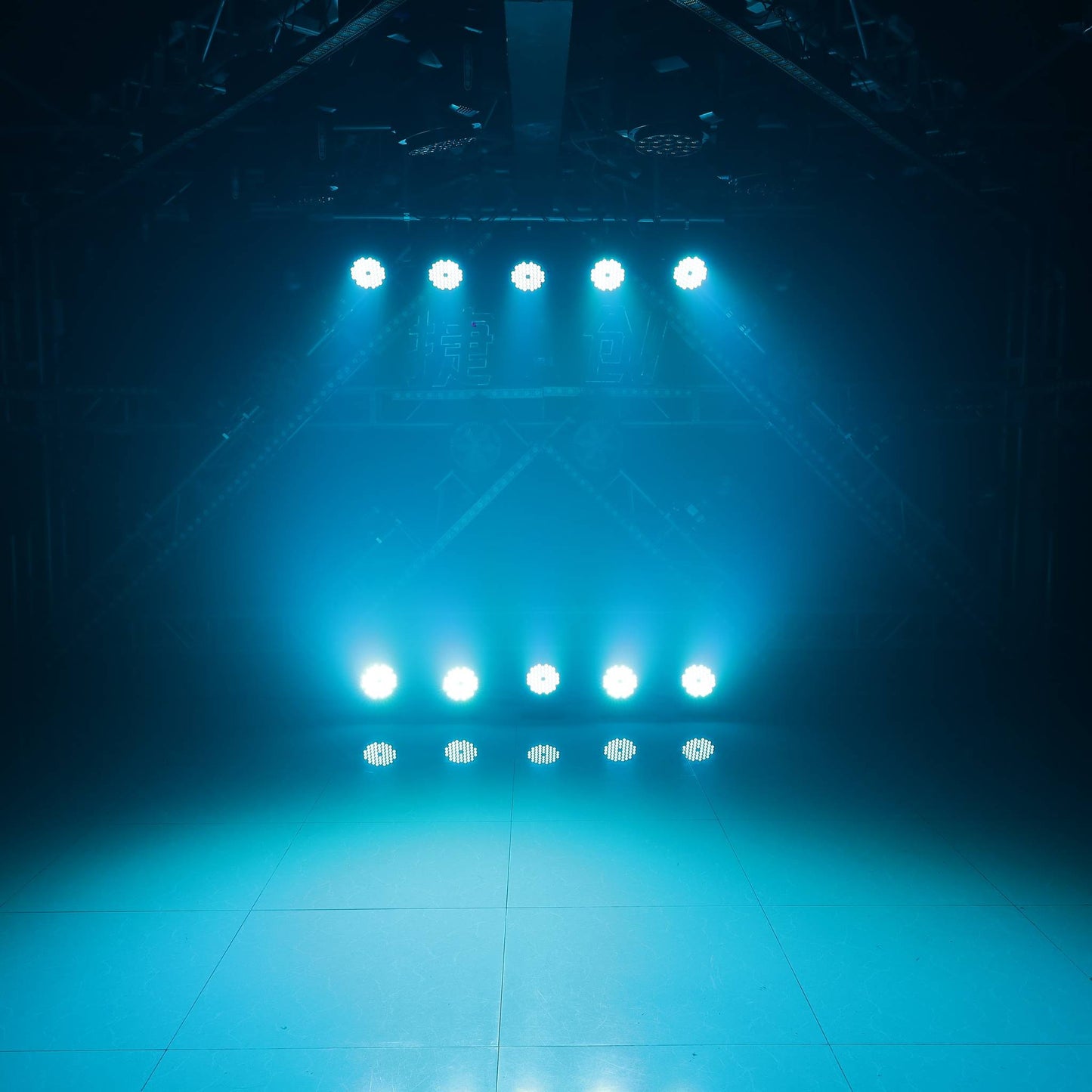 FB754 – Waterproof 54x LED PAR Light