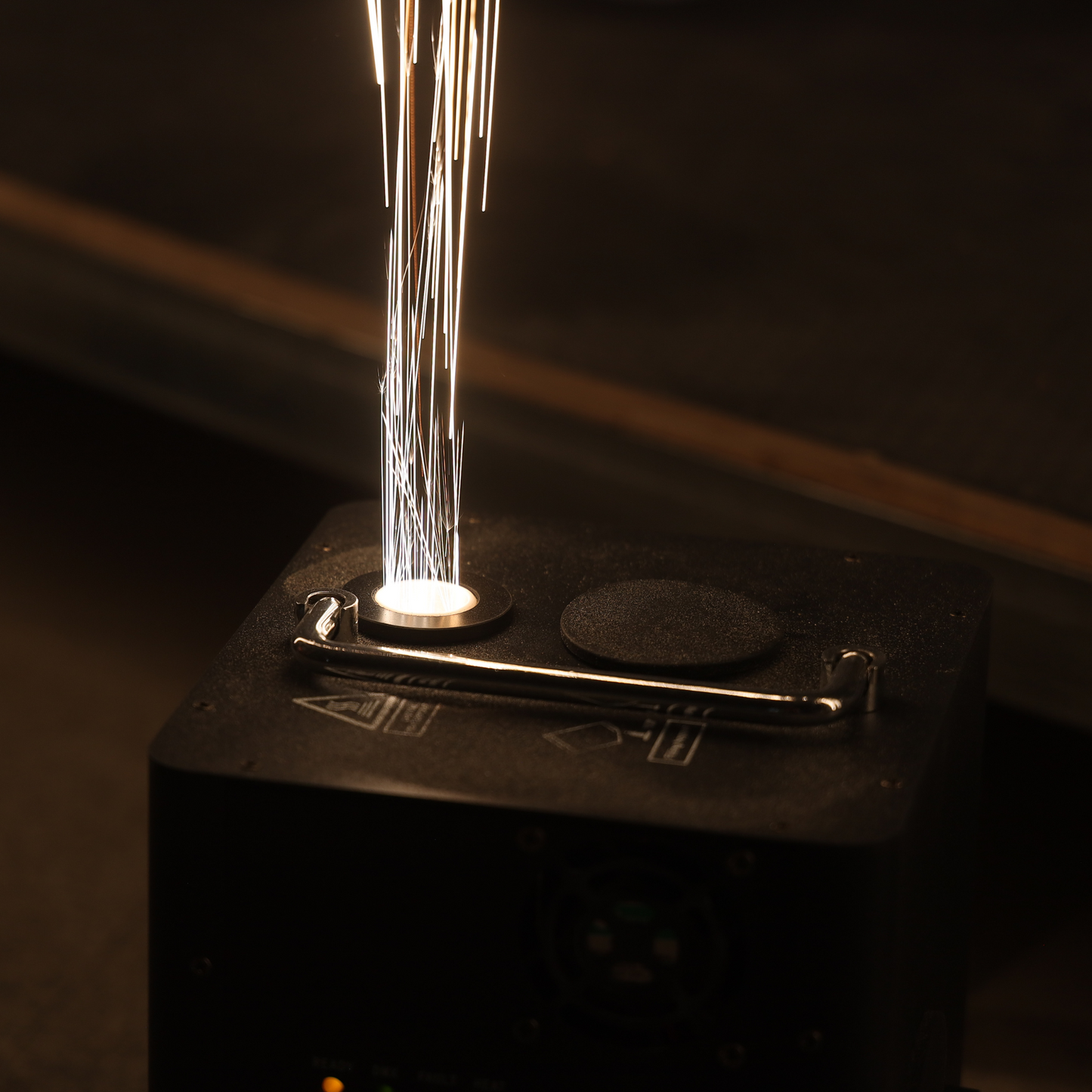 XGJ05GF 650W COLD SPARK MACHINE